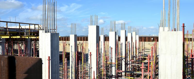 Erecting Vertical Poles